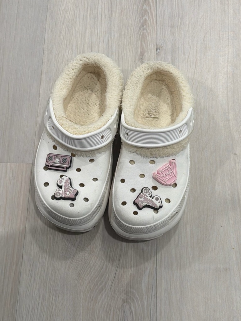 Beice women’s fleece lined clogs white size 35-36 /5-5.5  Fur slipper charms